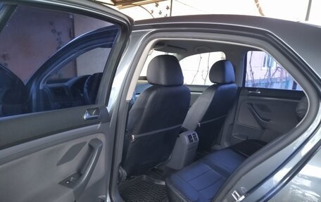 Volkswagen Jetta VI, 2009 год, 975 423 рублей, 8 фотография