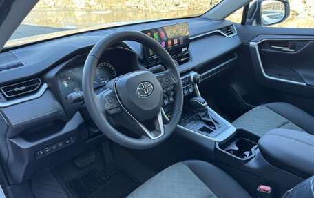 Toyota RAV4, 2025 год, 3 990 000 рублей, 13 фотография