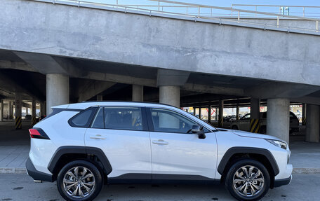 Toyota RAV4, 2025 год, 3 990 000 рублей, 8 фотография