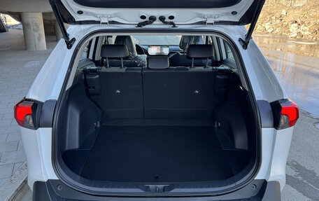 Toyota RAV4, 2025 год, 3 990 000 рублей, 28 фотография