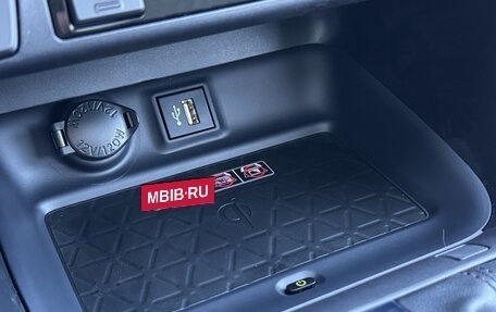 Toyota RAV4, 2025 год, 3 990 000 рублей, 24 фотография