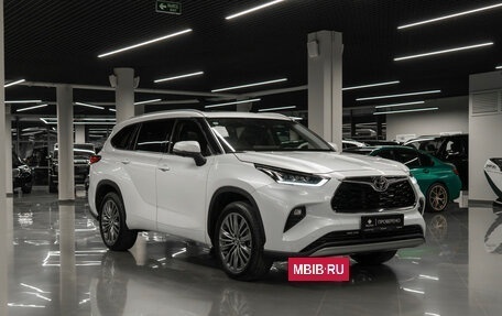 Toyota Highlander, 2025 год, 6 150 000 рублей, 2 фотография