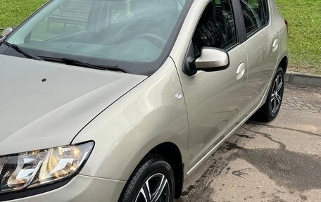 Renault Sandero II рестайлинг, 2017 год, 950 000 рублей, 2 фотография