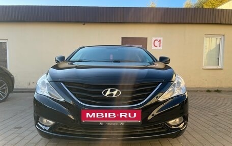 Hyundai Sonata VI, 2011 год, 800 000 рублей, 4 фотография