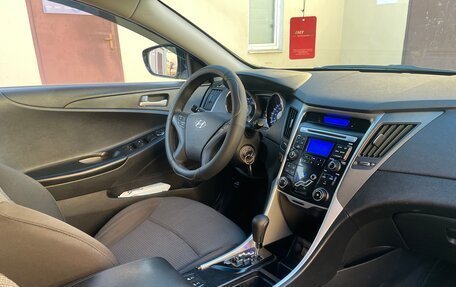 Hyundai Sonata VI, 2011 год, 800 000 рублей, 9 фотография