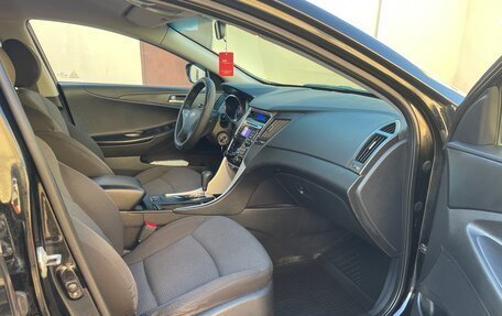 Hyundai Sonata VI, 2011 год, 800 000 рублей, 11 фотография