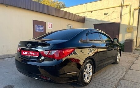 Hyundai Sonata VI, 2011 год, 800 000 рублей, 6 фотография