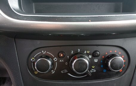 Renault Logan II, 2017 год, 475 000 рублей, 11 фотография