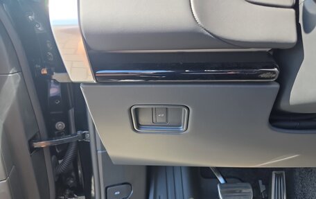 Land Rover Range Rover IV рестайлинг, 2025 год, 307 955 рублей, 23 фотография