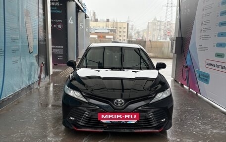 Toyota Camry, 2020 год, 2 700 000 рублей, 4 фотография