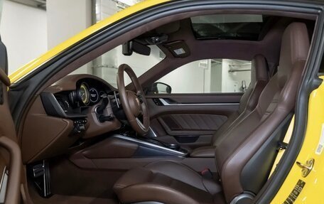 Porsche 911, 2021 год, 30 000 000 рублей, 11 фотография