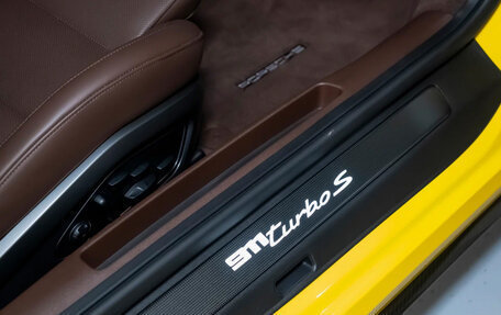 Porsche 911, 2021 год, 30 000 000 рублей, 15 фотография
