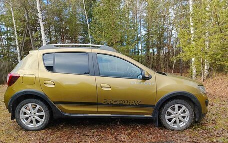 Renault Sandero II рестайлинг, 2015 год, 775 000 рублей, 2 фотография