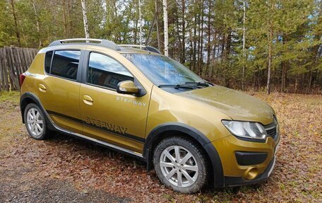 Renault Sandero II рестайлинг, 2015 год, 775 000 рублей, 17 фотография