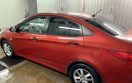 Hyundai Solaris II рестайлинг, 2011 год, 630 000 рублей, 5 фотография