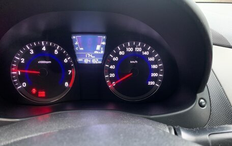 Hyundai Solaris II рестайлинг, 2011 год, 630 000 рублей, 10 фотография