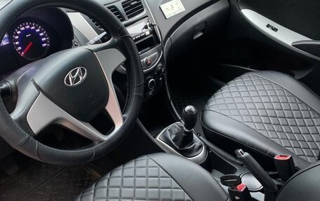 Hyundai Solaris II рестайлинг, 2011 год, 630 000 рублей, 9 фотография