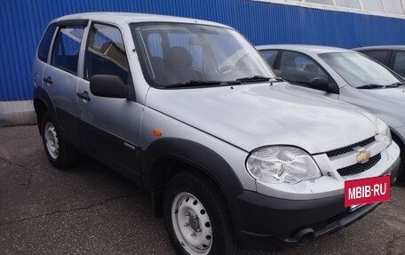 Chevrolet Niva I рестайлинг, 2010 год, 287 000 рублей, 2 фотография