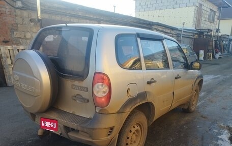 Chevrolet Niva I рестайлинг, 2010 год, 287 000 рублей, 5 фотография