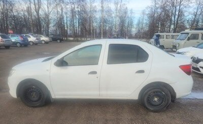 Renault Logan II, 2021 год, 700 000 рублей, 2 фотография