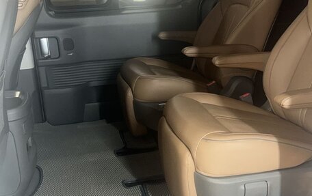 Hyundai Staria, 2022 год, 6 500 000 рублей, 2 фотография