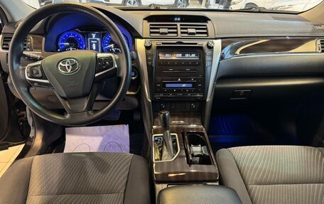 Toyota Camry, 2017 год, 2 200 000 рублей, 13 фотография