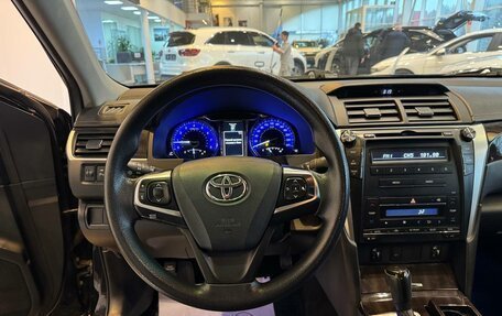 Toyota Camry, 2017 год, 2 200 000 рублей, 14 фотография