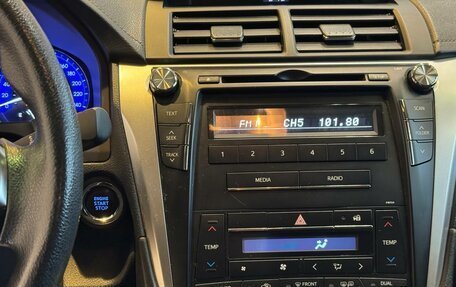 Toyota Camry, 2017 год, 2 200 000 рублей, 15 фотография