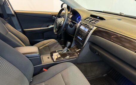 Toyota Camry, 2017 год, 2 200 000 рублей, 24 фотография