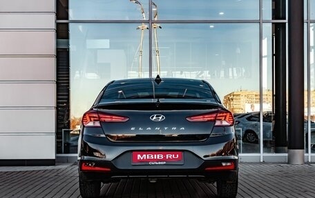 Hyundai Elantra VI рестайлинг, 2019 год, 1 650 100 рублей, 4 фотография
