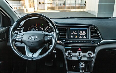 Hyundai Elantra VI рестайлинг, 2019 год, 1 650 100 рублей, 21 фотография