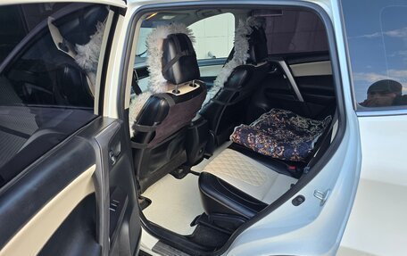 Toyota RAV4, 2017 год, 2 465 000 рублей, 6 фотография