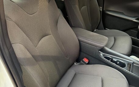 Toyota Prius Alpha I (ZVW40/41), 2020 год, 2 290 000 рублей, 7 фотография