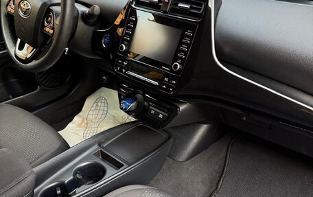 Toyota Prius Alpha I (ZVW40/41), 2020 год, 2 290 000 рублей, 8 фотография