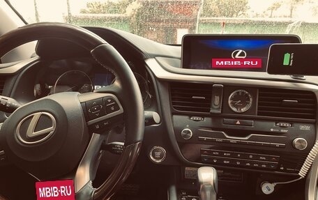 Lexus RX IV рестайлинг, 2019 год, 5 350 000 рублей, 7 фотография