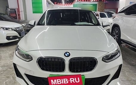 BMW 1 серия, 2022 год, 1 723 000 рублей, 3 фотография