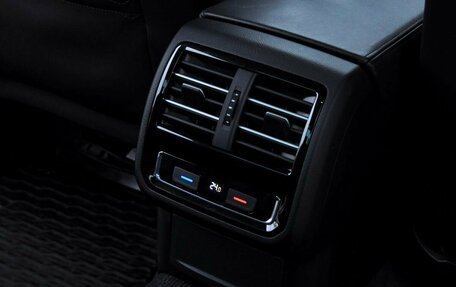 Volkswagen Passat B8 рестайлинг, 2016 год, 1 805 000 рублей, 14 фотография