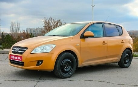 KIA cee'd I рестайлинг, 2009 год, 850 000 рублей, 2 фотография
