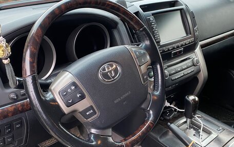 Toyota Land Cruiser 200, 2011 год, 3 200 000 рублей, 6 фотография