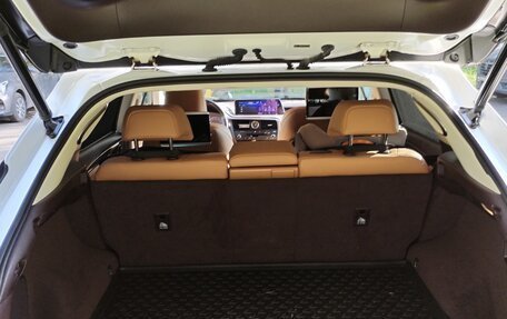 Lexus RX IV рестайлинг, 2019 год, 5 000 000 рублей, 16 фотография