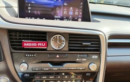 Lexus RX IV рестайлинг, 2019 год, 5 000 000 рублей, 10 фотография