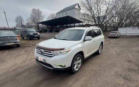 Toyota Highlander III, 2011 год, 1 999 999 рублей, 4 фотография