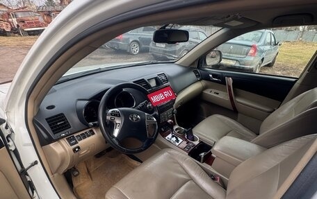 Toyota Highlander III, 2011 год, 1 999 999 рублей, 3 фотография