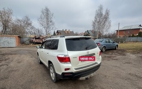 Toyota Highlander III, 2011 год, 1 999 999 рублей, 6 фотография