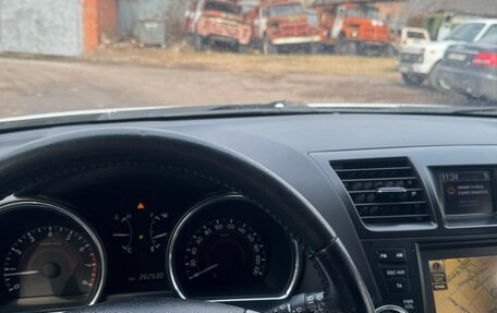 Toyota Highlander III, 2011 год, 1 999 999 рублей, 8 фотография