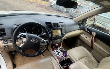 Toyota Highlander III, 2011 год, 1 999 999 рублей, 9 фотография