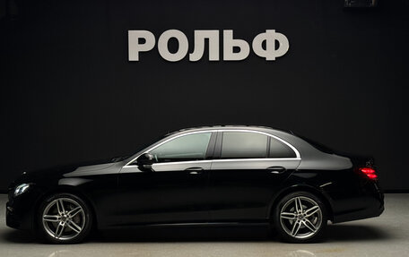 Mercedes-Benz E-Класс, 2018 год, 3 050 000 рублей, 5 фотография