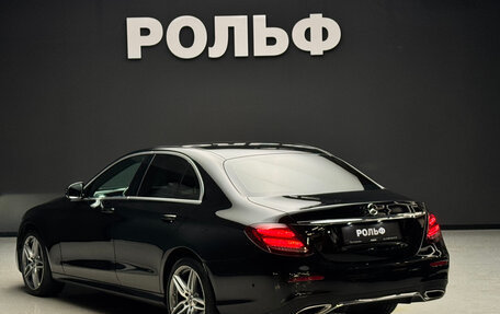 Mercedes-Benz E-Класс, 2018 год, 3 050 000 рублей, 3 фотография