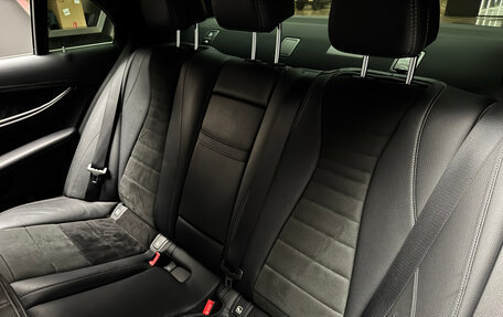 Mercedes-Benz E-Класс, 2018 год, 3 050 000 рублей, 15 фотография