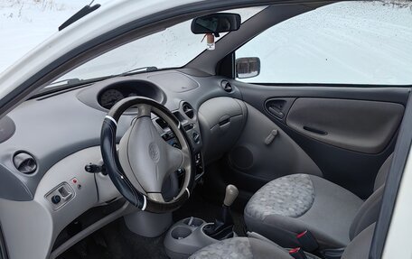 Toyota Echo, 2000 год, 310 000 рублей, 8 фотография